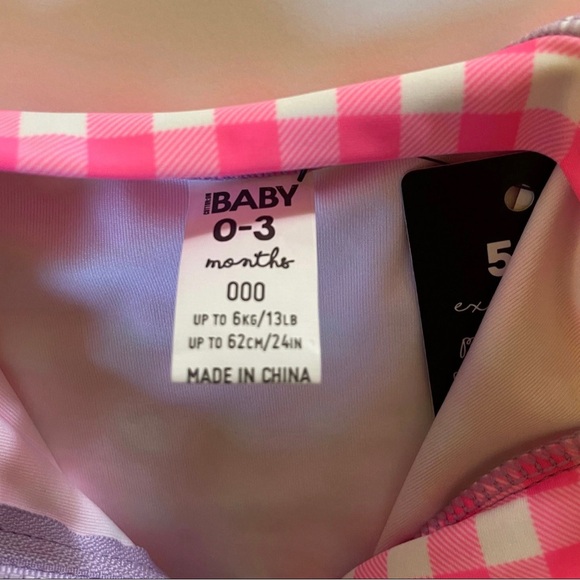 Cotton on Brand baby girls rashguard swimsuit size 0-3 months - Picture 3 of 4